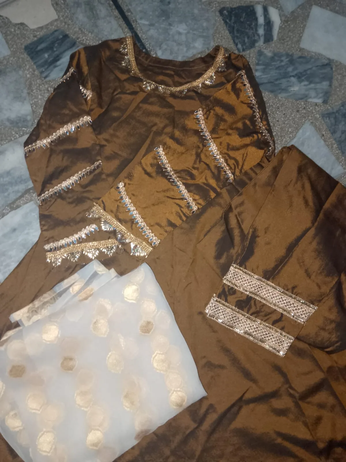 Elegant brown 3-piece maxi tail dress