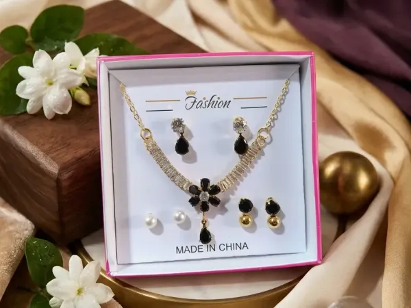 Ladies crystal necklace set
